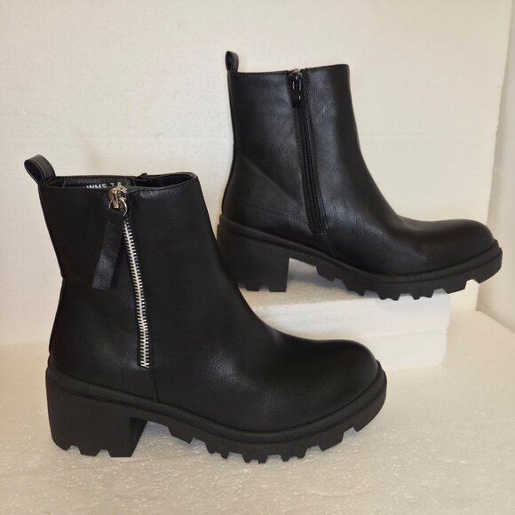 NWOT Report Women’s Black Larsa Lug Sole Ankle Boots - 7.5 - Picture 8 of 12